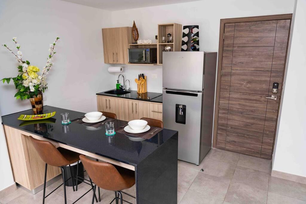 Lovely 1 Bedroom Unit With Free Parking Modra Zone 4 Città del Guatemala Esterno foto